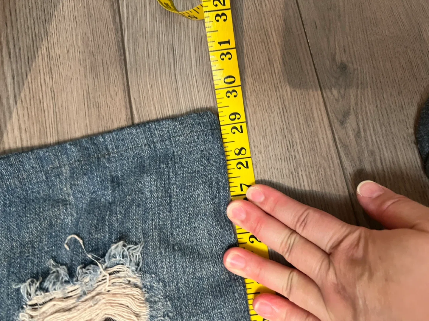 Armor Jeans Embroidered Flare Jeans Size 31 image indicator(6)