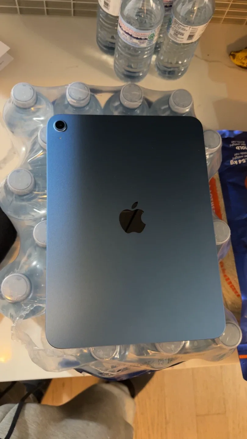 Apple iPad Wi-Fi 128GB - Blue
