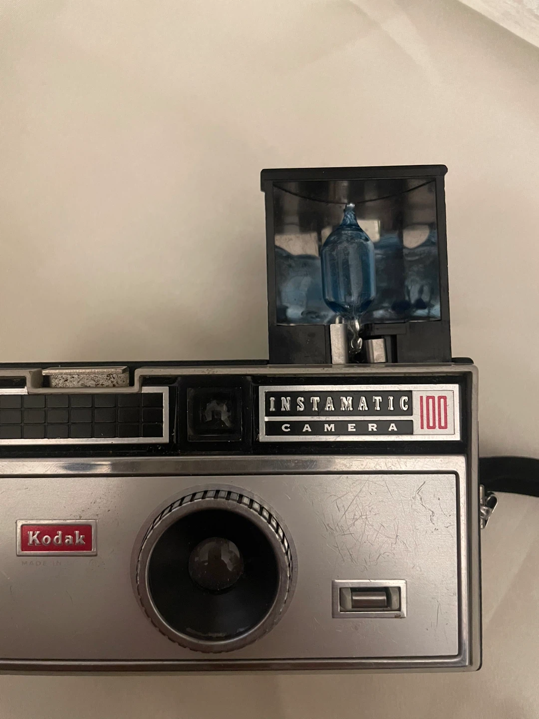 Kodak Instamatic 100 Camera - photo 3