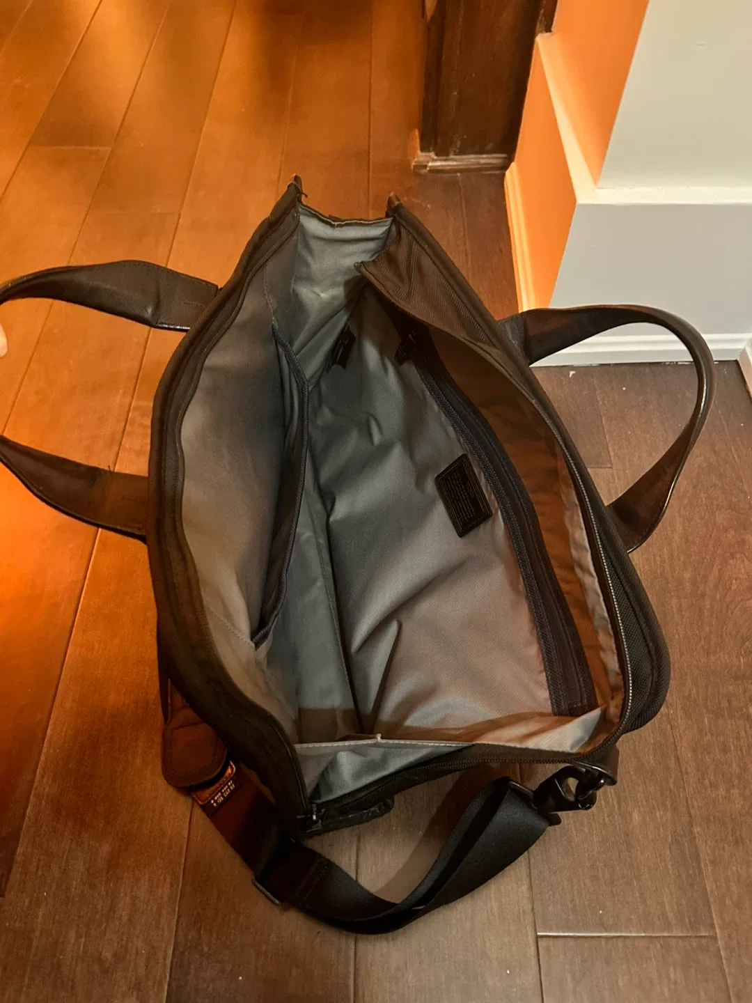 Tumi Black Laptop Bag image indicator(4)