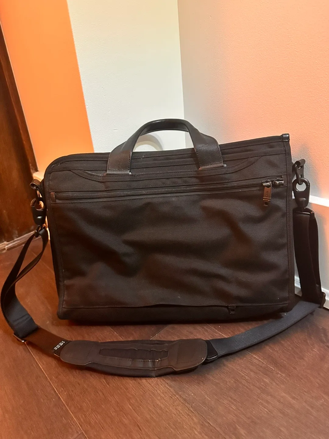 Tumi Black Laptop Bag image indicator(3)