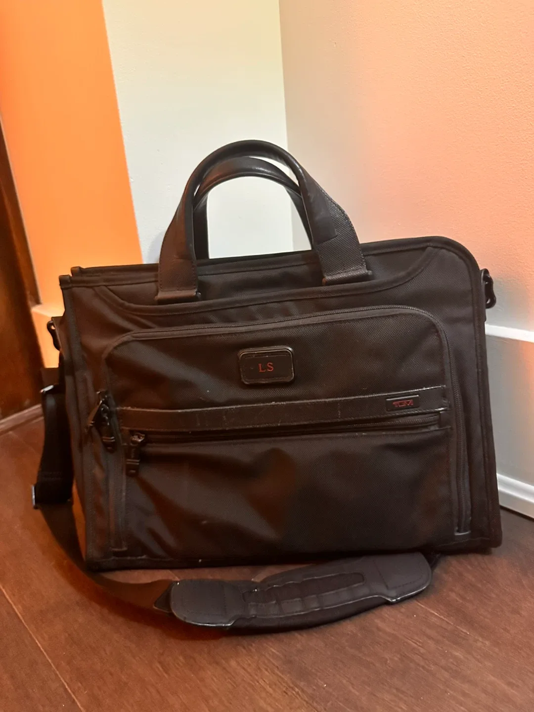 Tumi Black Laptop Bag image indicator(2)
