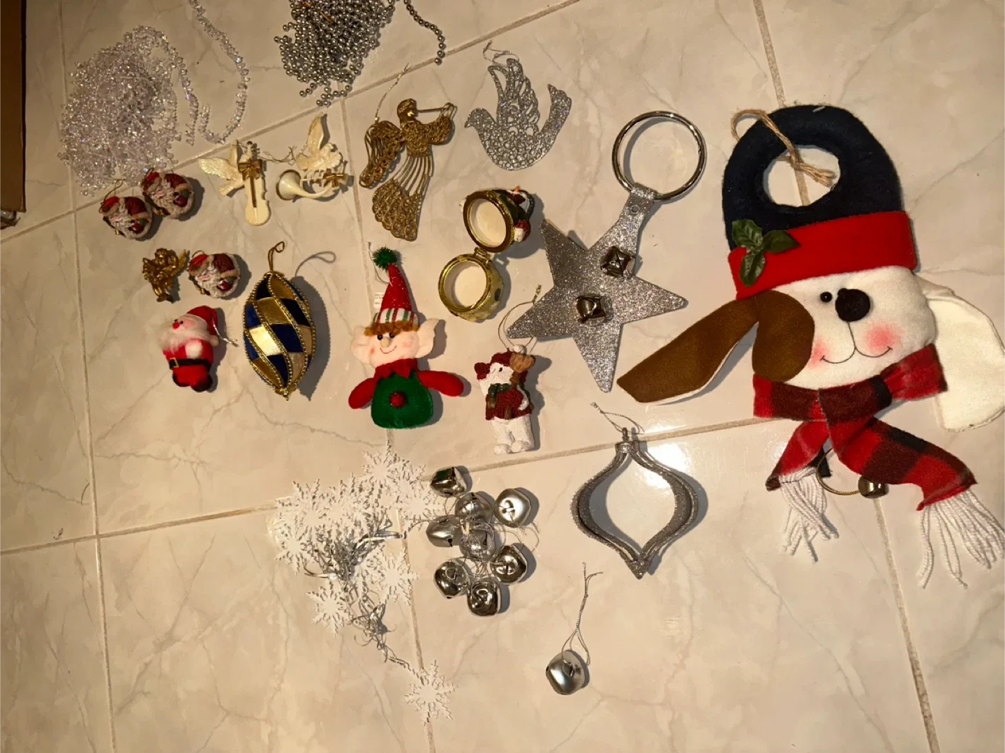 Christmas Ornaments image indicator(5)