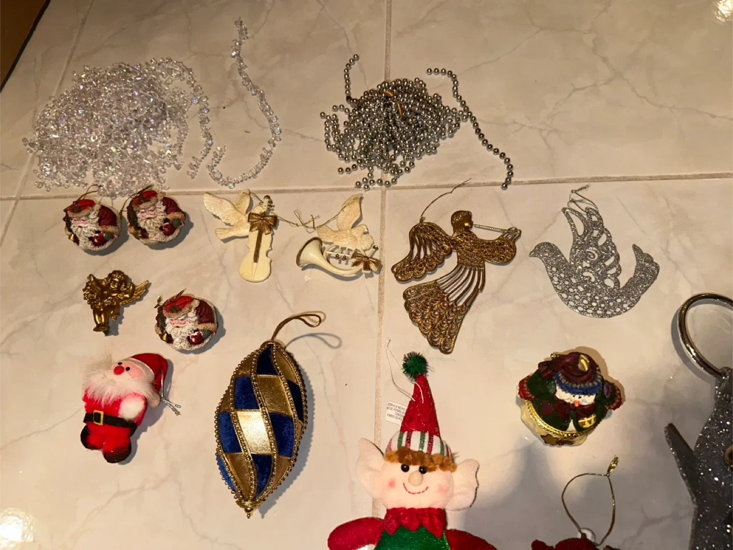 Christmas Ornaments image indicator(2)