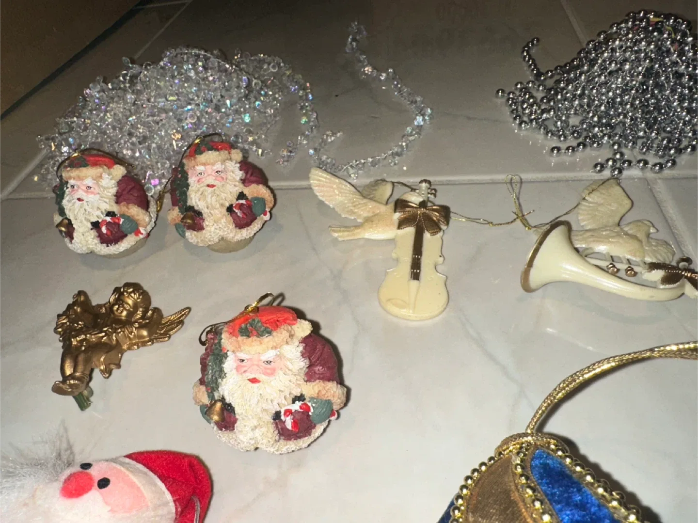 Christmas Ornaments image indicator(3)