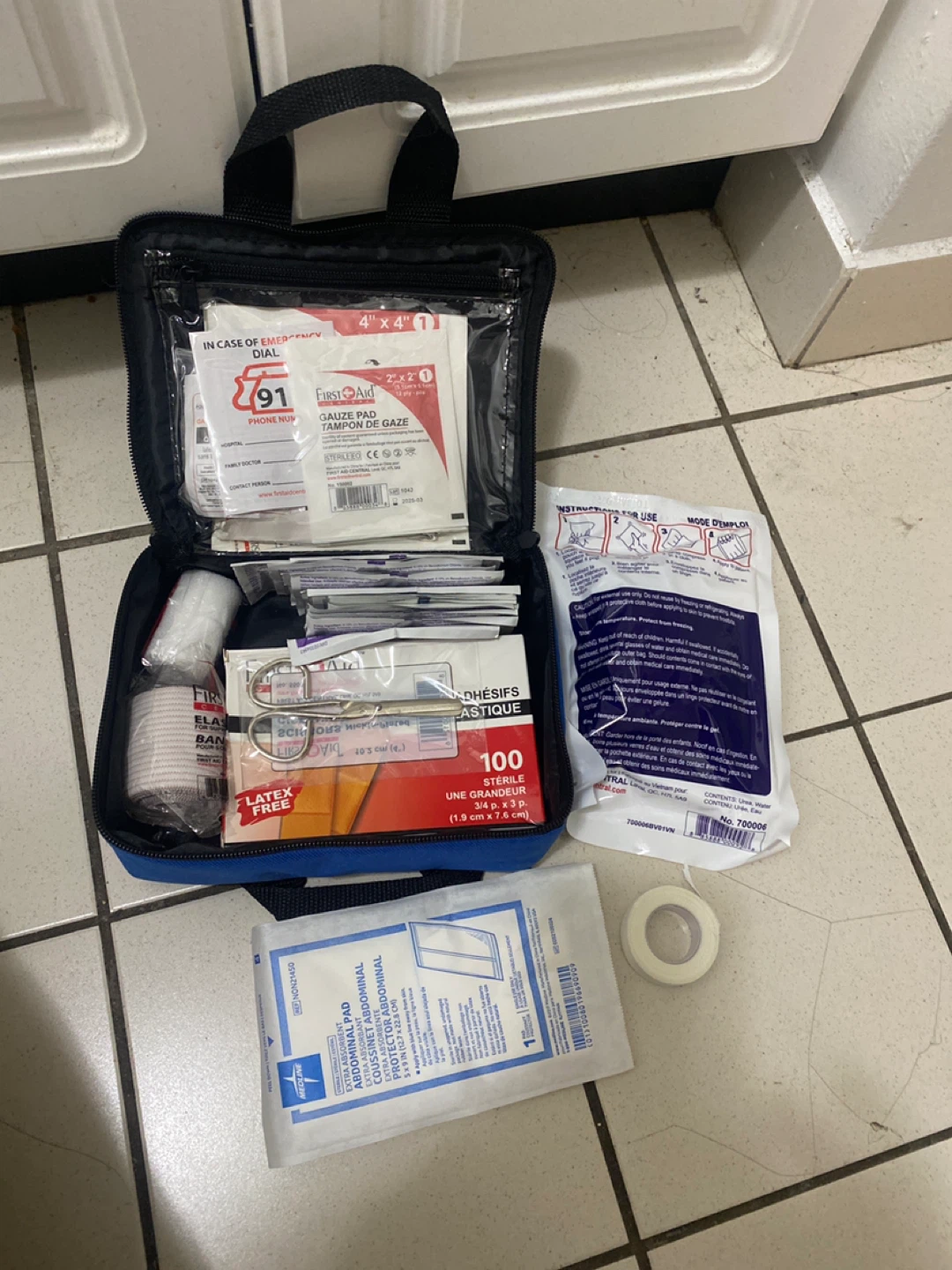 First Aid Kit - Trousse de Premiers Soins - photo 2