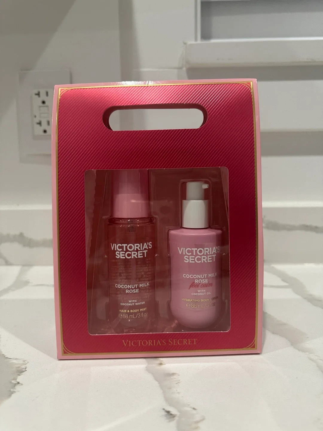 Victoria's Secret Coconut Milk Rose Gift Set