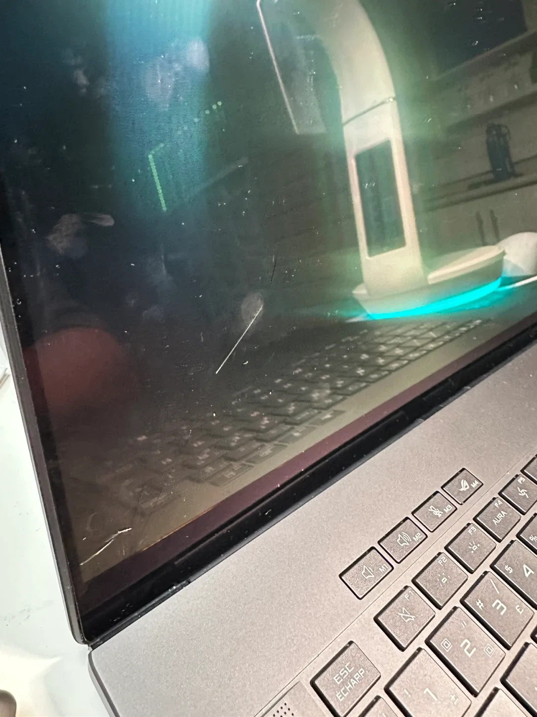 2025 Asus ROG Zephyrus Gaming Laptop image indicator(2)