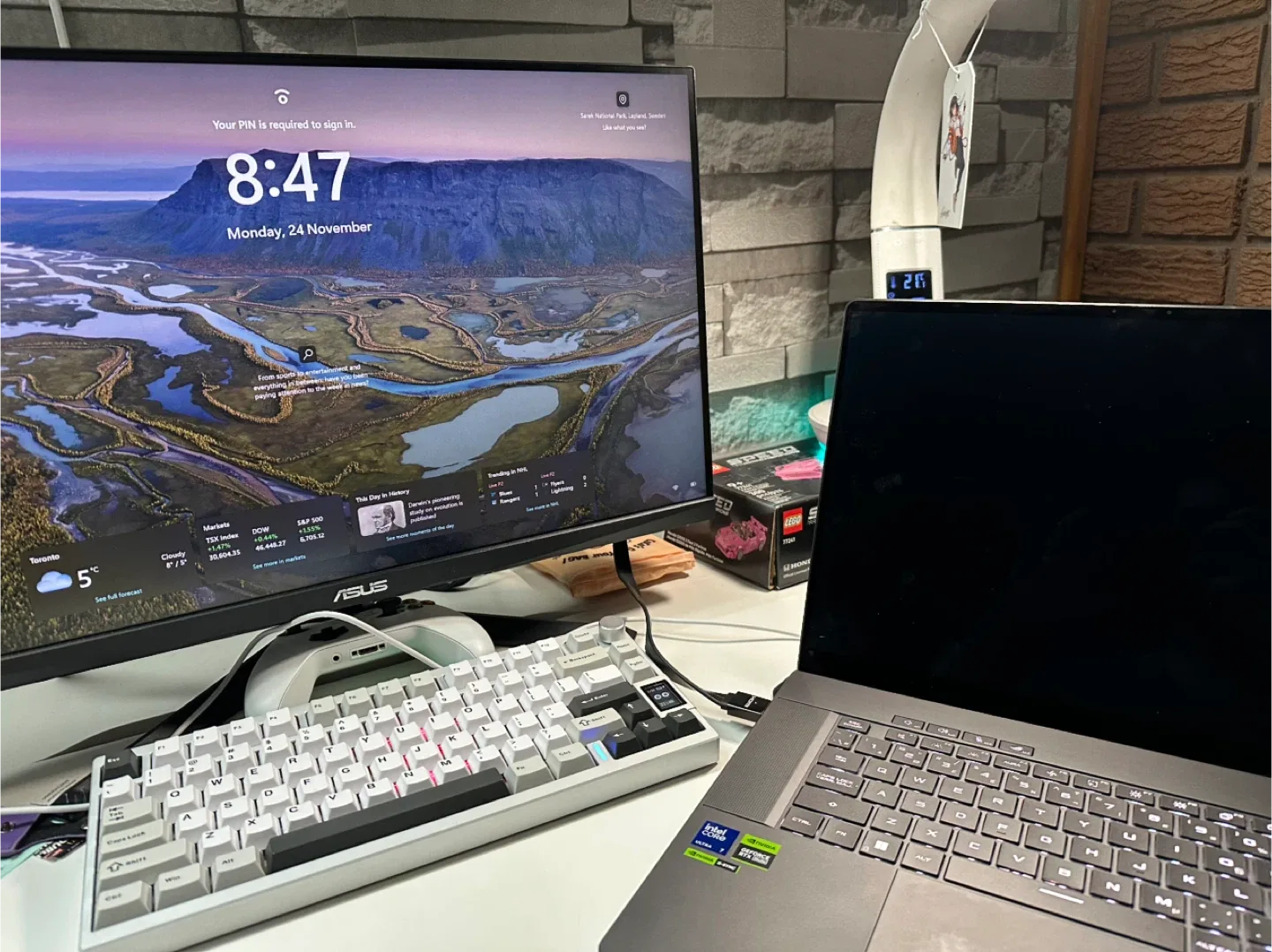 2025 Asus ROG Zephyrus Gaming Laptop image indicator(4)