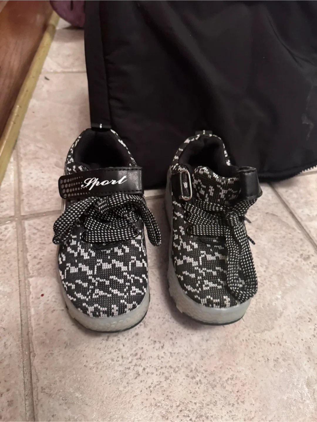 Kids' Black & White Roller Shoes - Size Unknown
