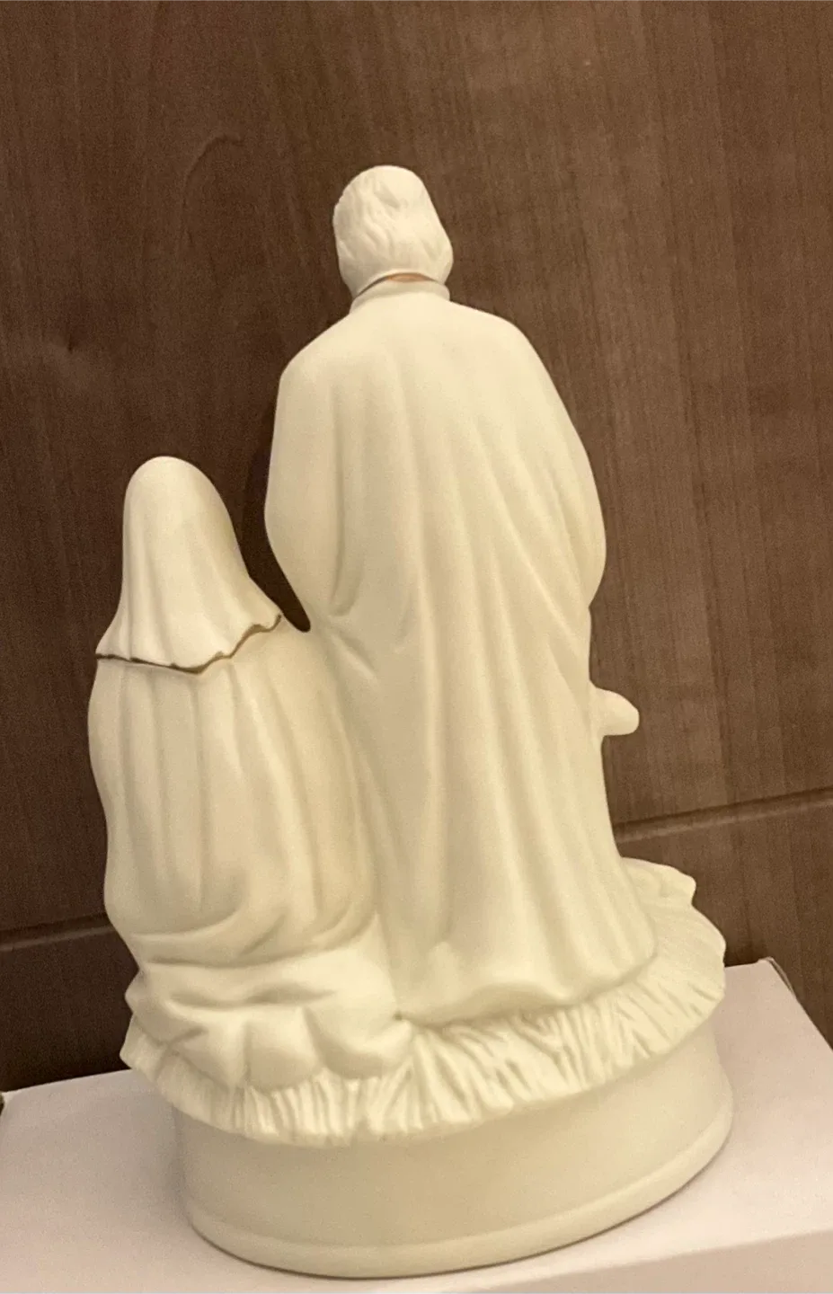 Carlton Cards Musical Nativity Scene image indicator(2)