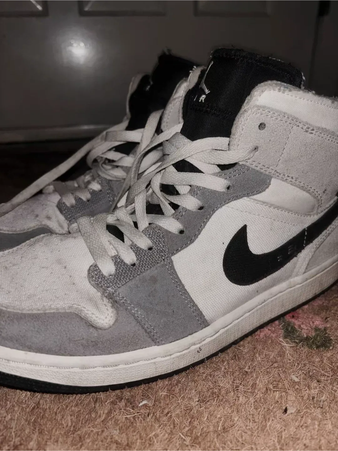 Nike Air Jordan 1  - Grey/White