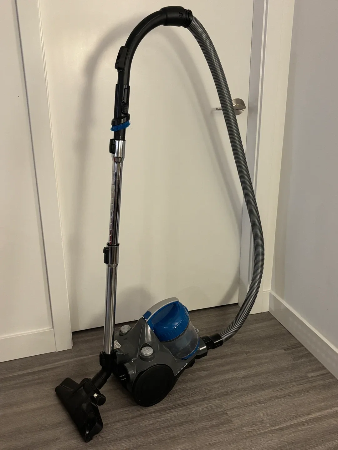 Eureka bagless canister vacuum image indicator(4)