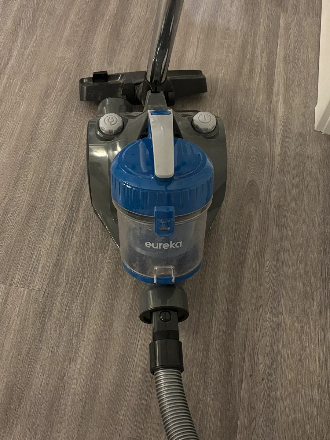 Eureka bagless canister vacuum image indicator(3)