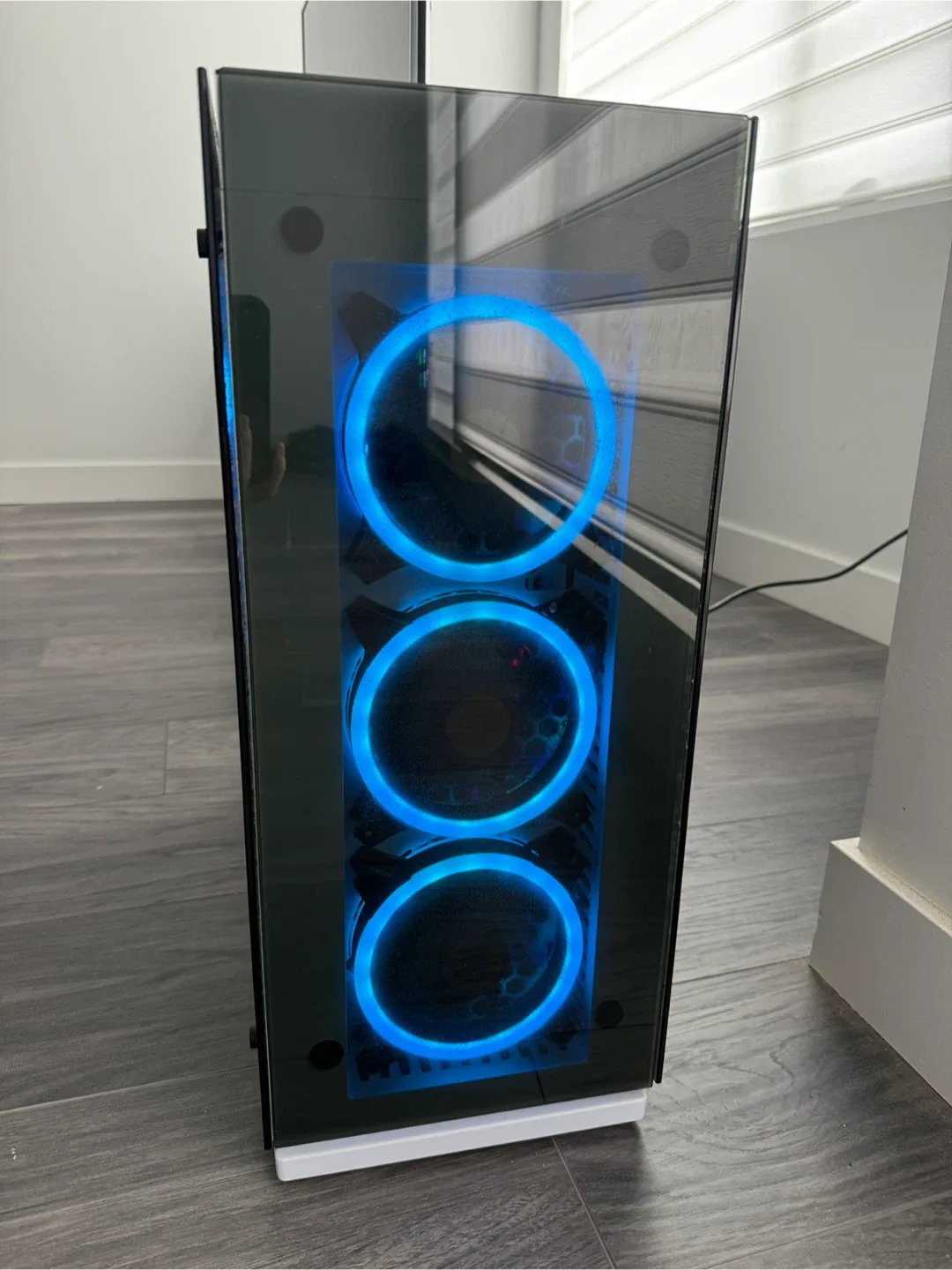 Desktop Case(glass) and 24 LG Monitor (with free Noma power bar) image indicator(4)