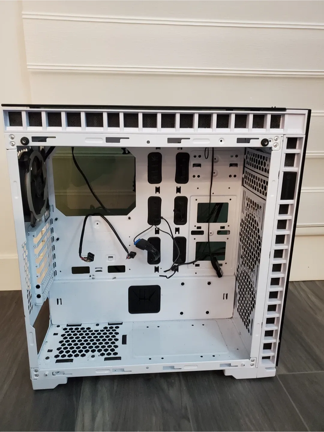 Desktop Case(glass) and 24 LG Monitor (with free Noma power bar) image indicator(7)