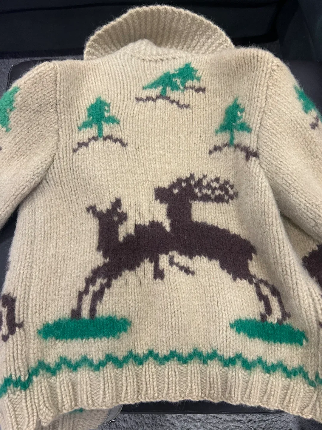 Wool knit Cardigan with Deer Design image indicator(2)