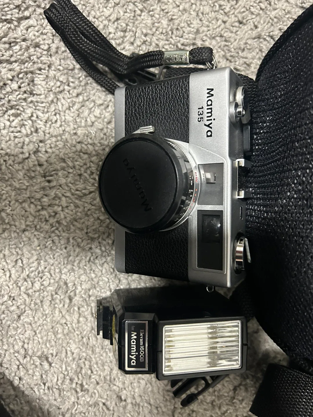 Mamiya 135 Film Camera with Flash and Case image indicator(4)
