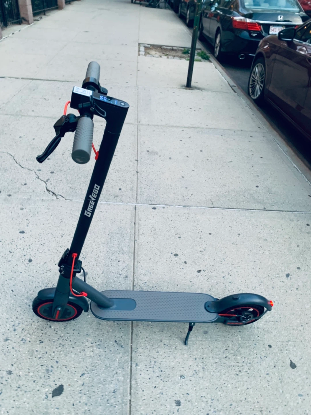 Aovopro electric scooter used for couple times run fast 25mph - photo 4