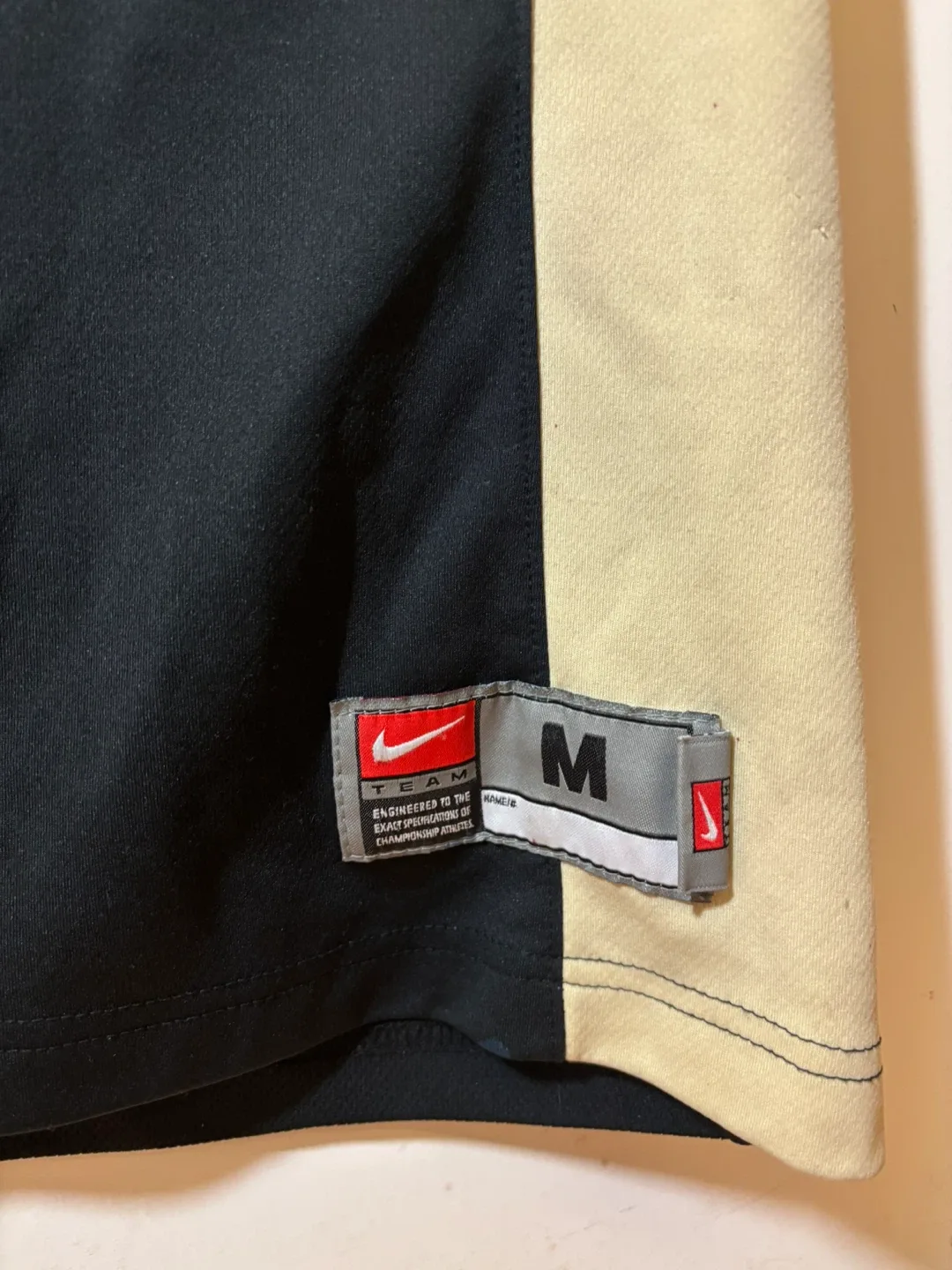 Nike Purdue #4 Jersey - Size M image indicator(3)