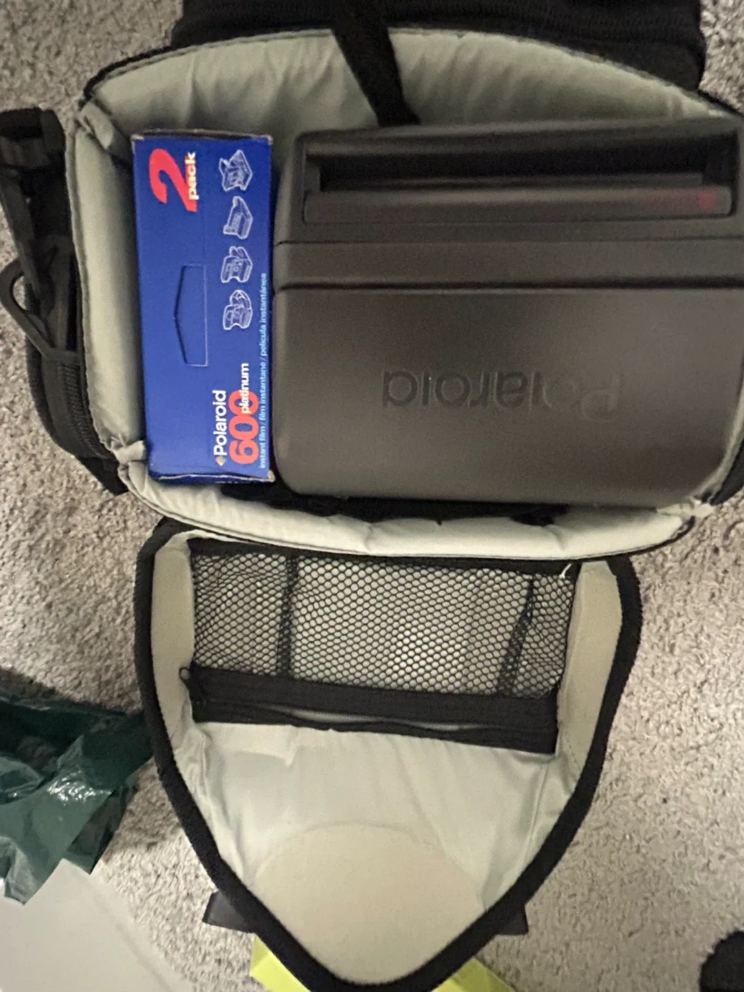 Polaroid One Step 600 Instant Film Camera + Optex Bag image indicator(2)