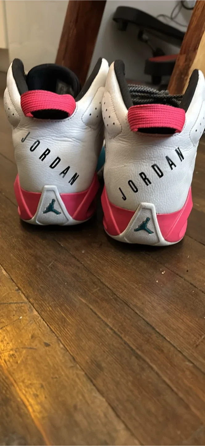 Jordan AR4430-105 White Sneakers - Size 8.5 image indicator(2)