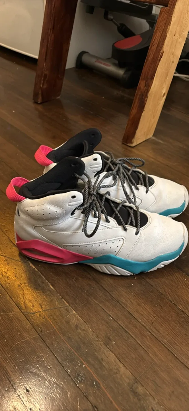 Jordan AR4430-105 White Sneakers - Size 8.5 image indicator(6)
