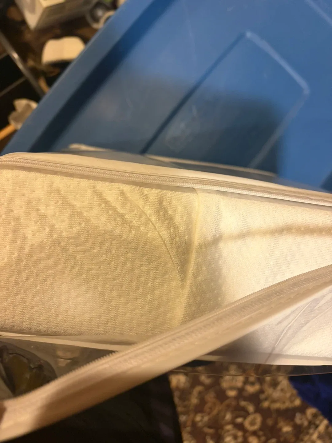 EcoComfort Bamboo Queen Mattress Protector - New image indicator(4)