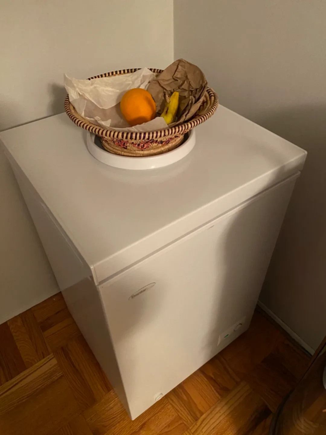 Danby Chest Freezer - White image indicator(3)