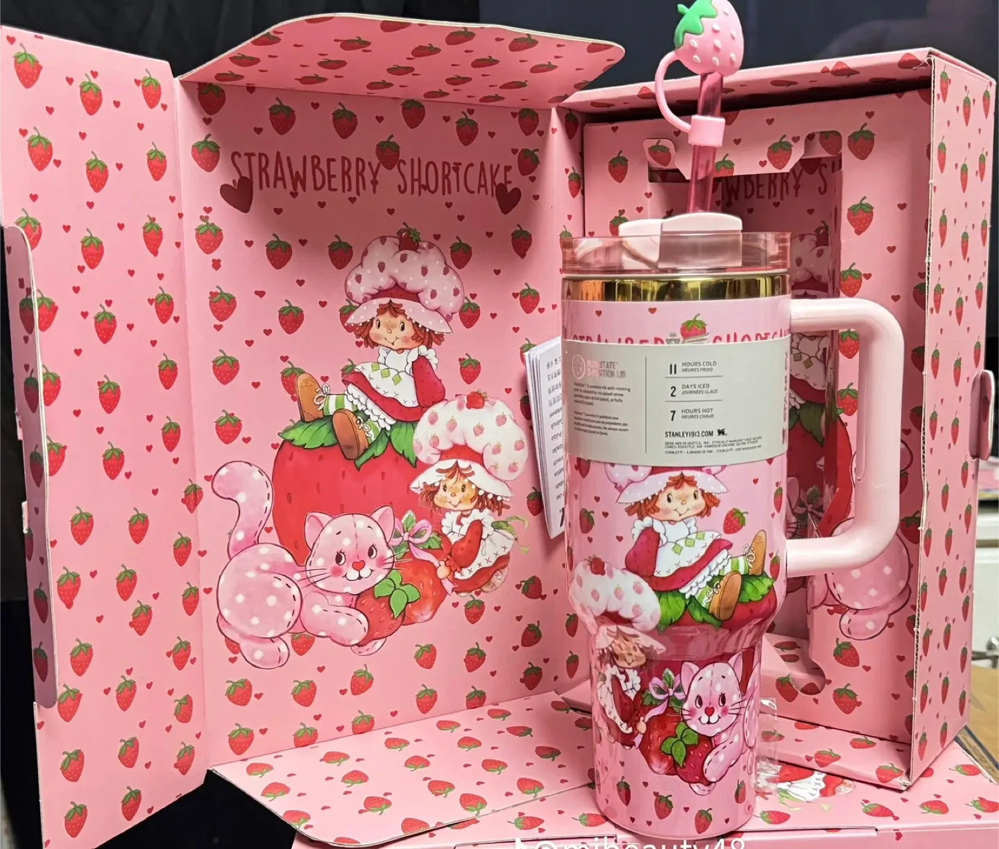 Stanley Strawberry Shortcake Quencher 40oz