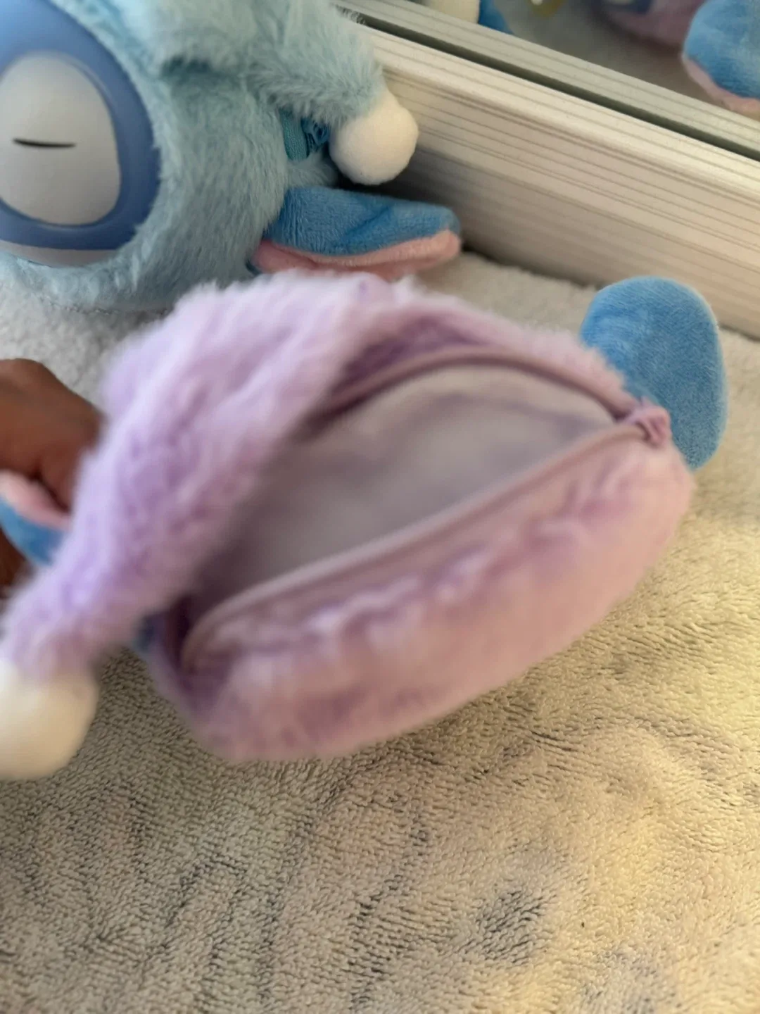 Disney Lilo & Stitch Plush Coin Purse image indicator(3)