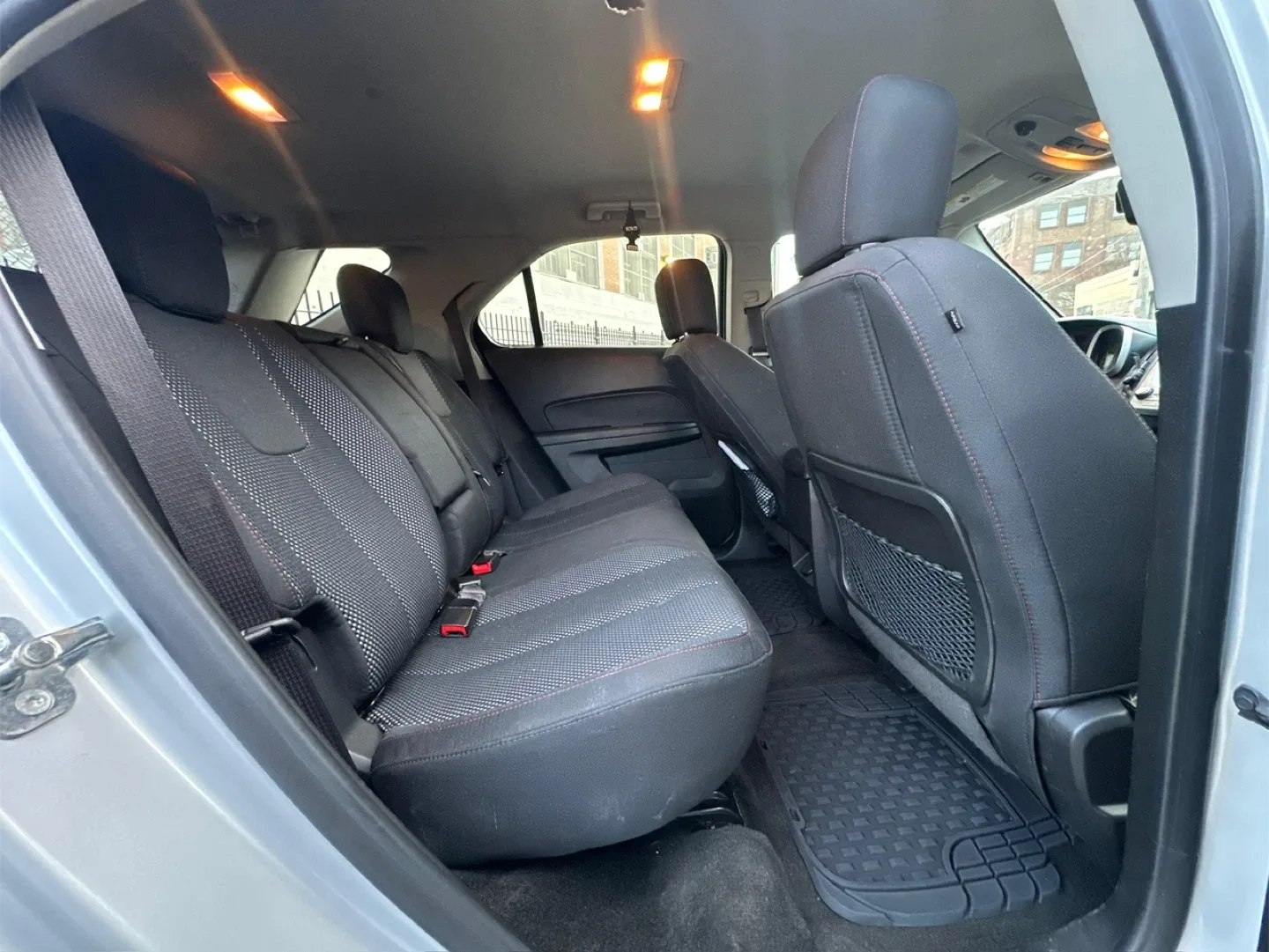 2017 Chevrolet Equinox SUV image indicator(8)