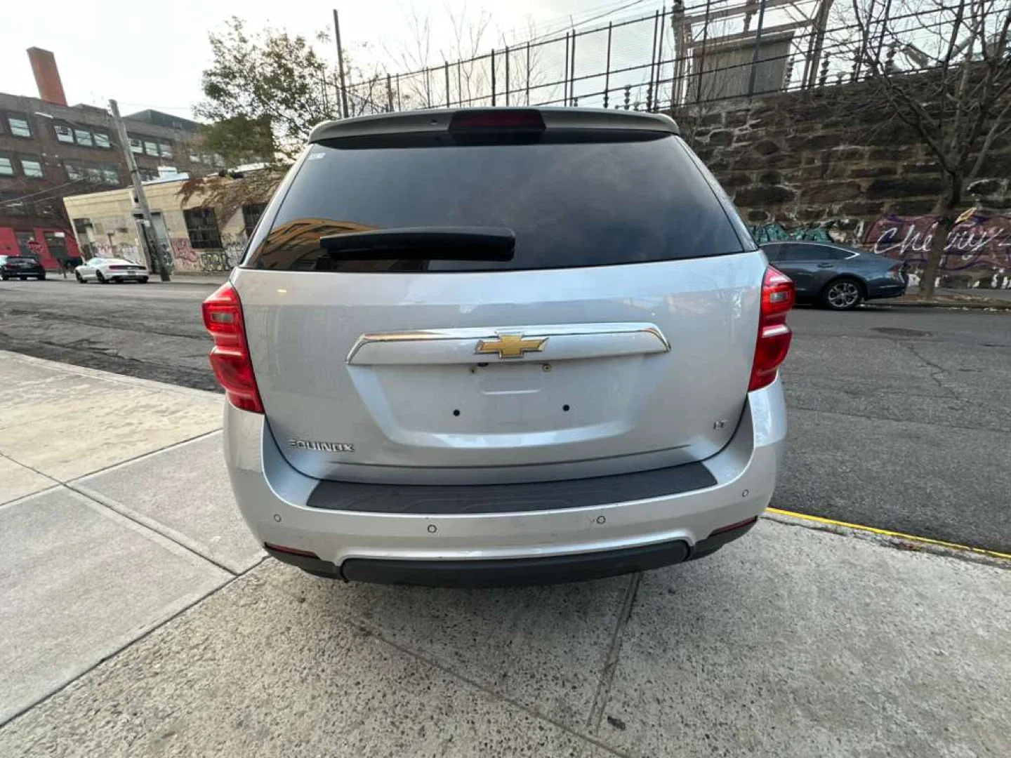 2017 Chevrolet Equinox SUV image indicator(10)