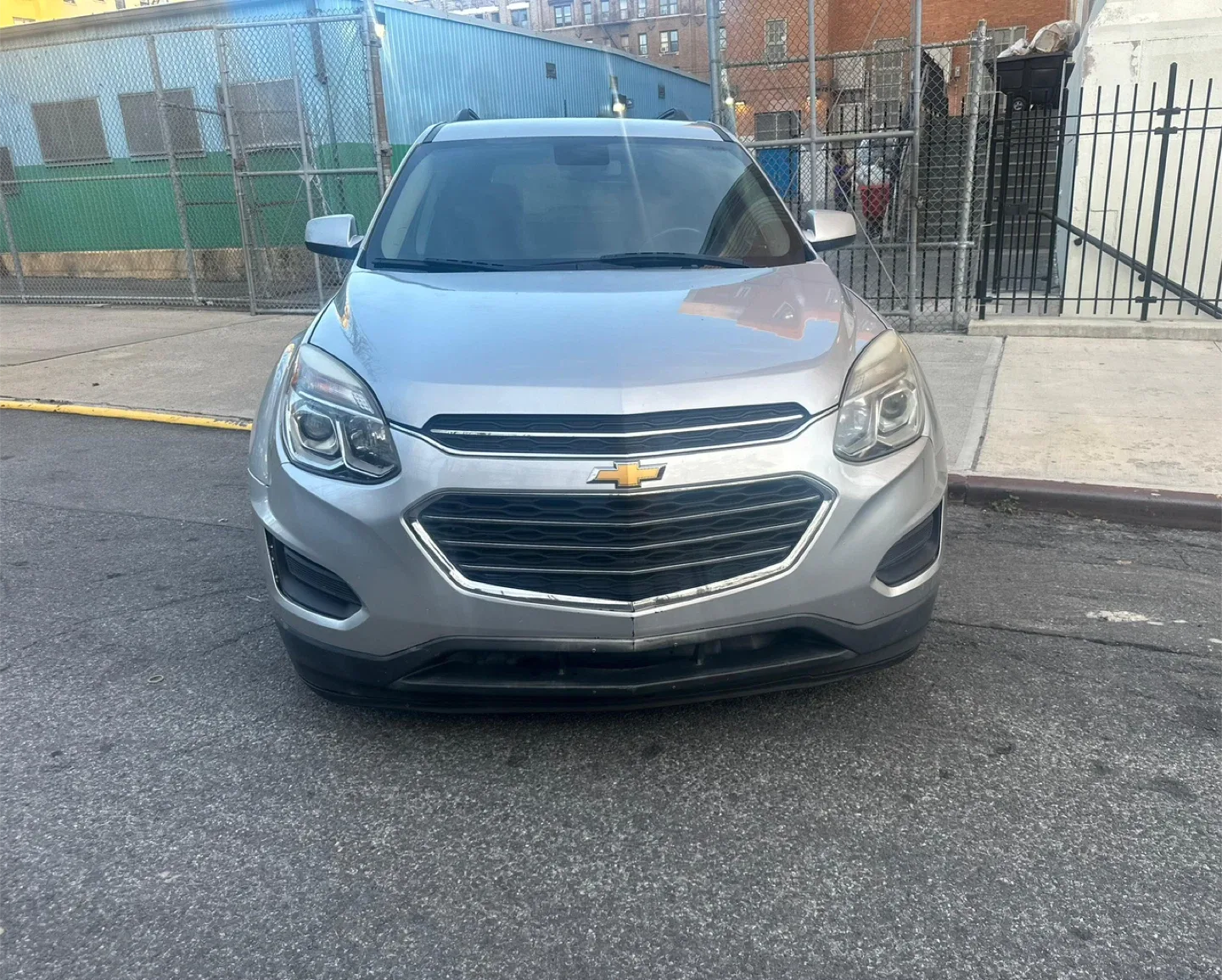 2017 Chevrolet Equinox SUV image indicator(2)