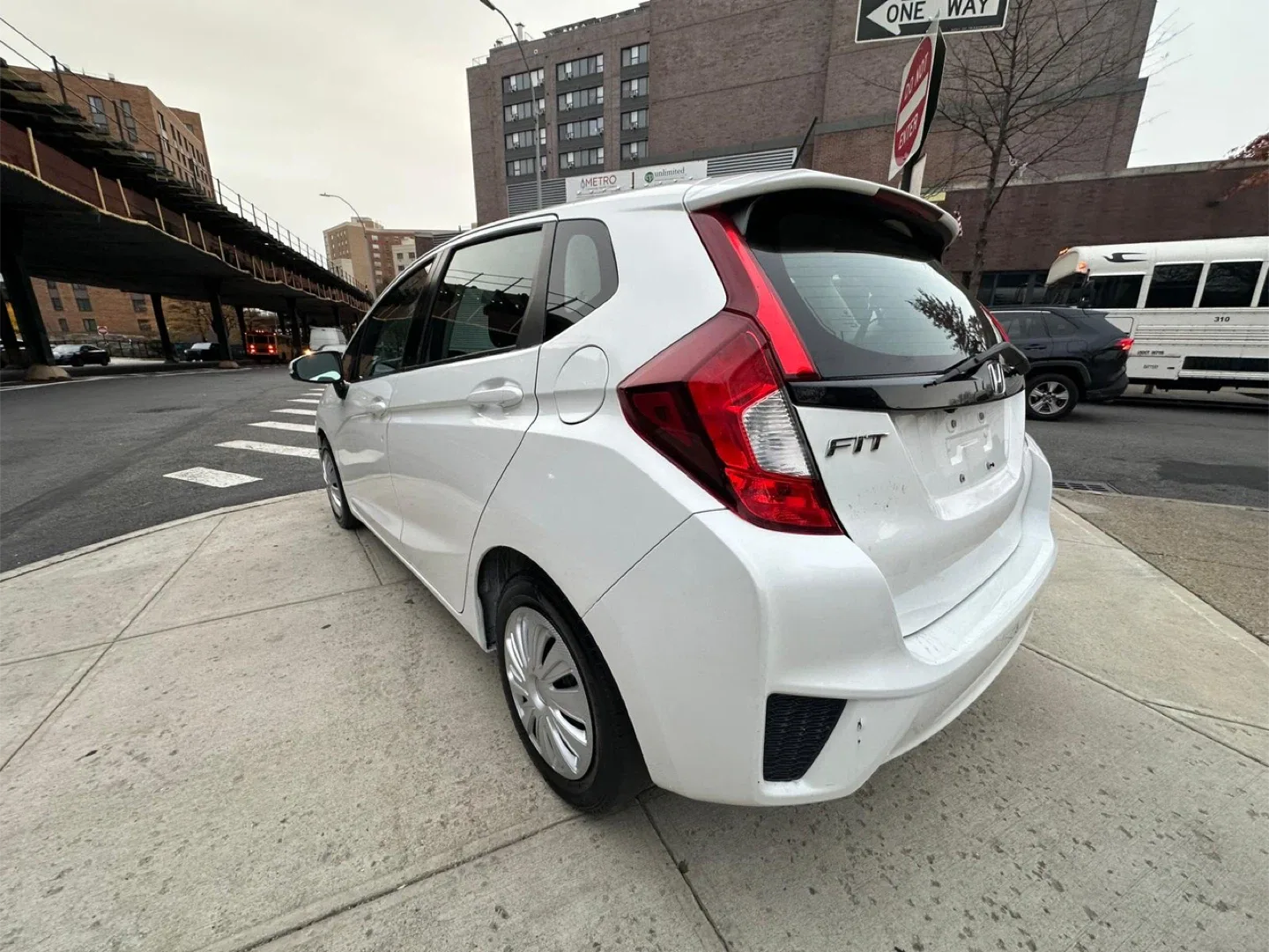 2015 Honda Fit - White image indicator(2)