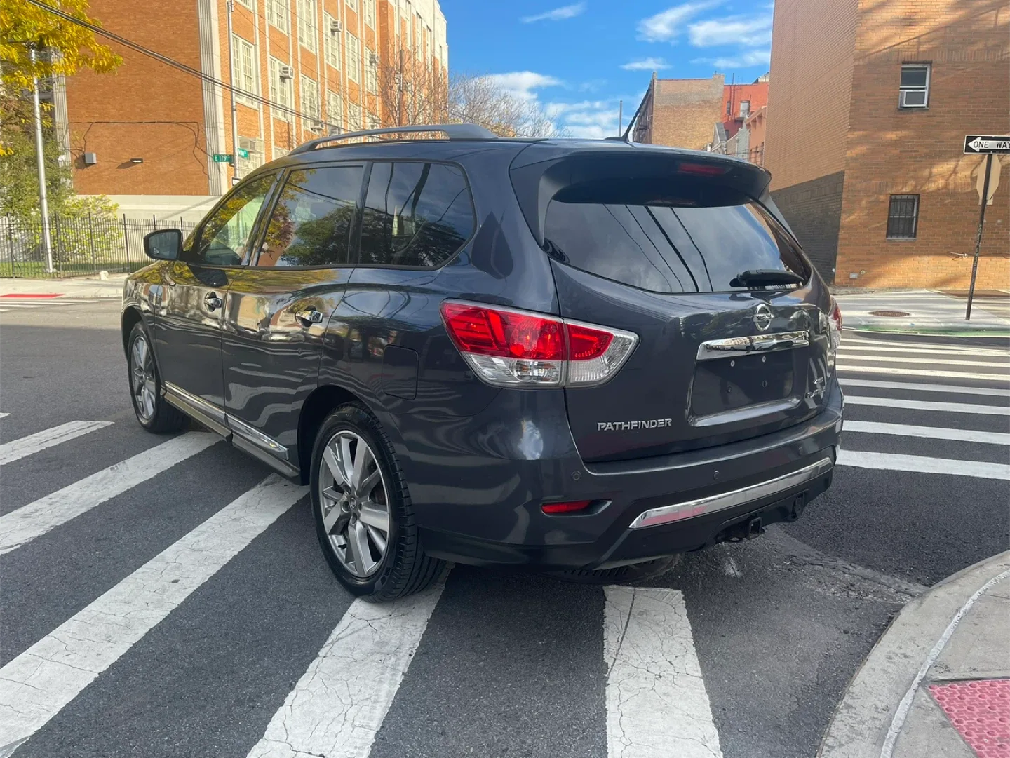 2014 Nissan Pathfinder 4WD Platinum image indicator(6)