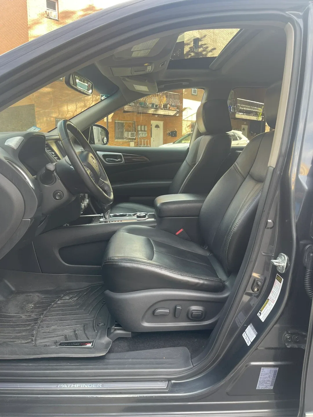 2014 Nissan Pathfinder 4WD Platinum image indicator(8)