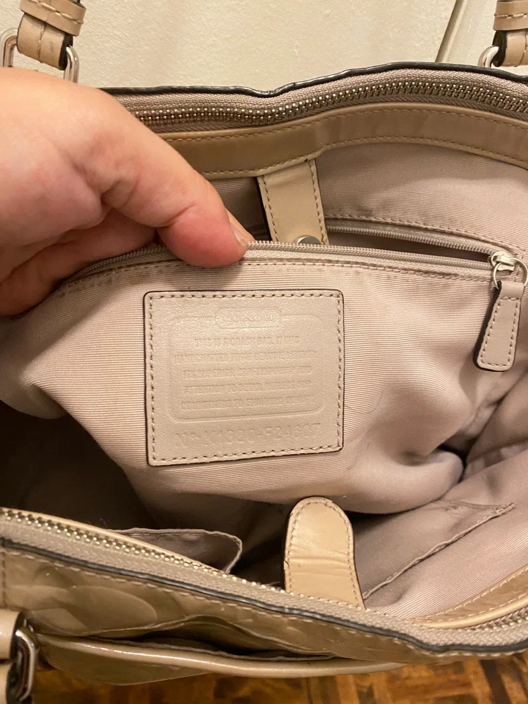 Coach Beige Patent Leather Tote Bag image indicator(4)