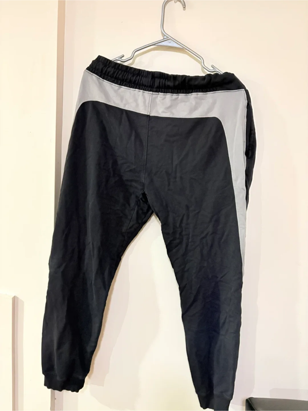 HRX Active Size 34 Black Joggers image indicator(4)