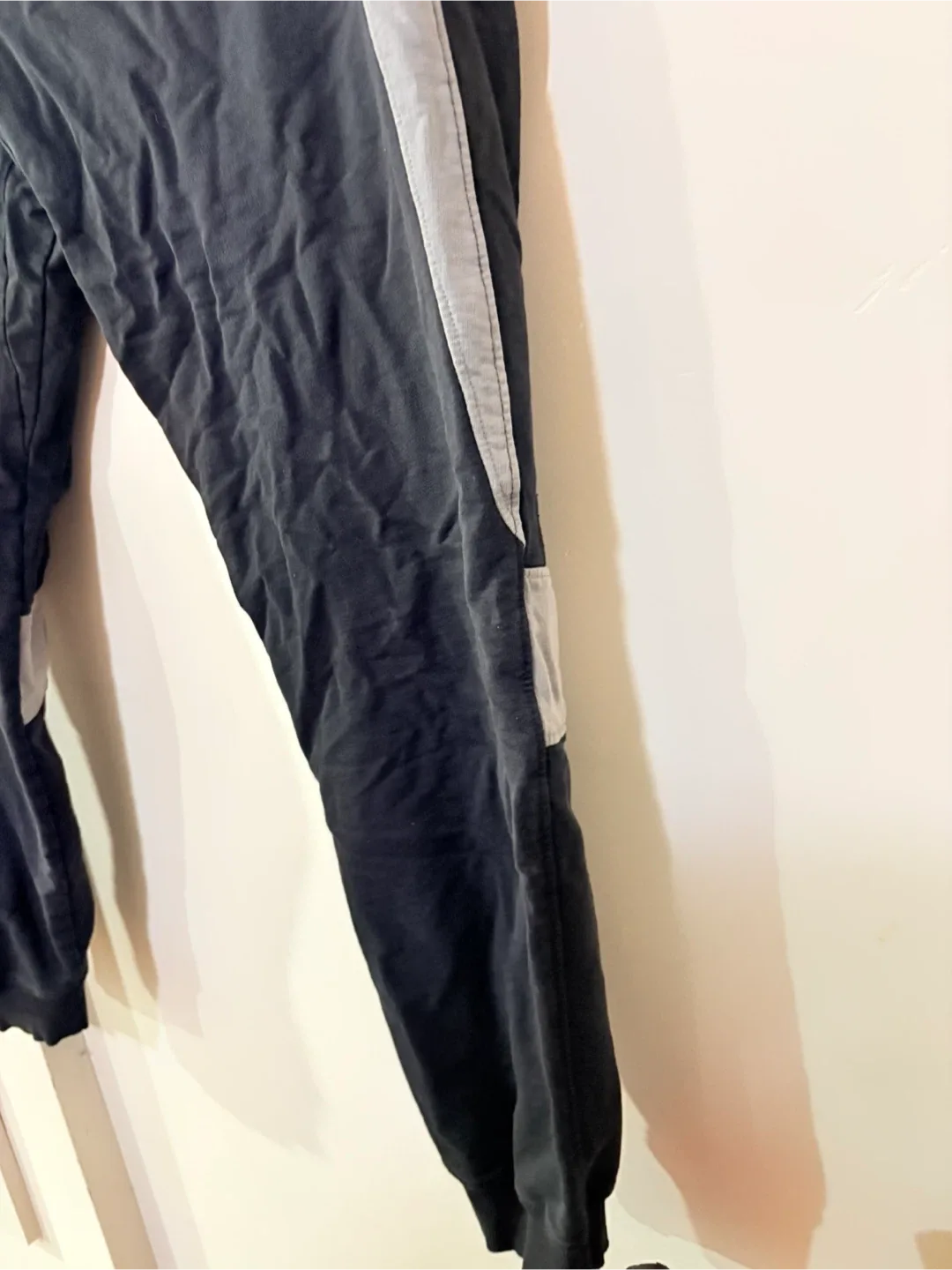 HRX Active Size 34 Black Joggers image indicator(5)