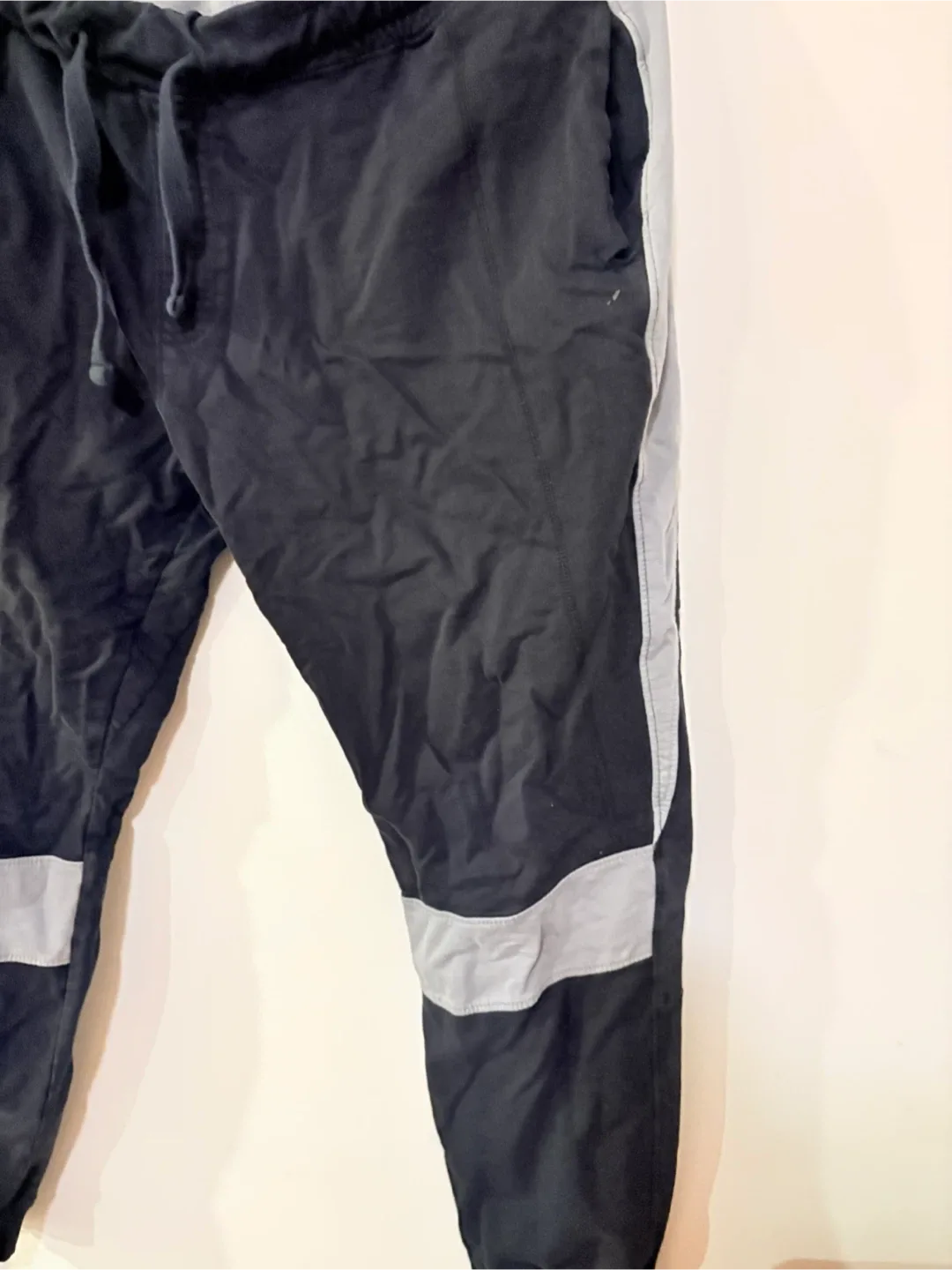 HRX Active Size 34 Black Joggers image indicator(6)