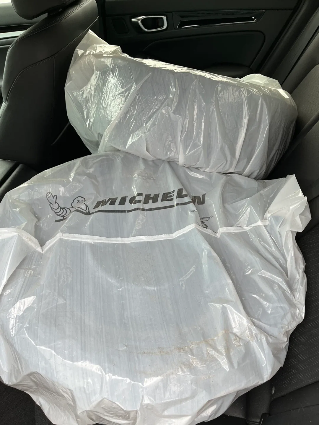 Set of 4 Michelin X-Ice 215/55R16 Winter Tires on Rims image indicator(6)