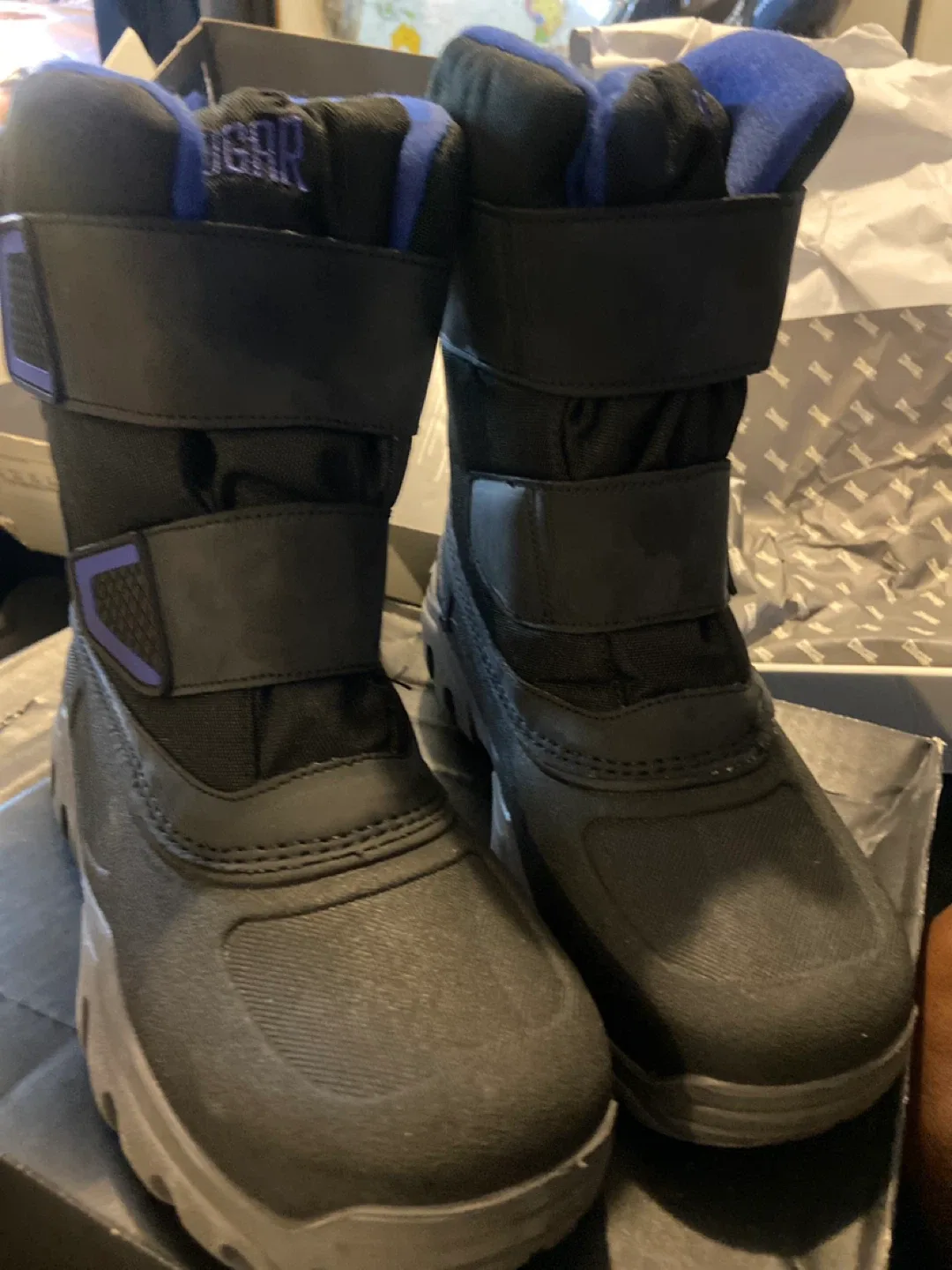 Women Cougar Black Winter Boots size 5 image indicator(2)