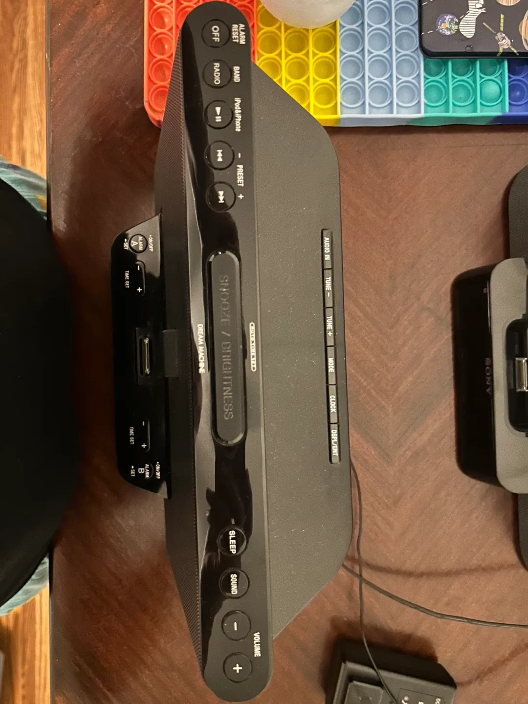 Sony ICF-CS15iP Dream Machine Speaker Dock image indicator(2)