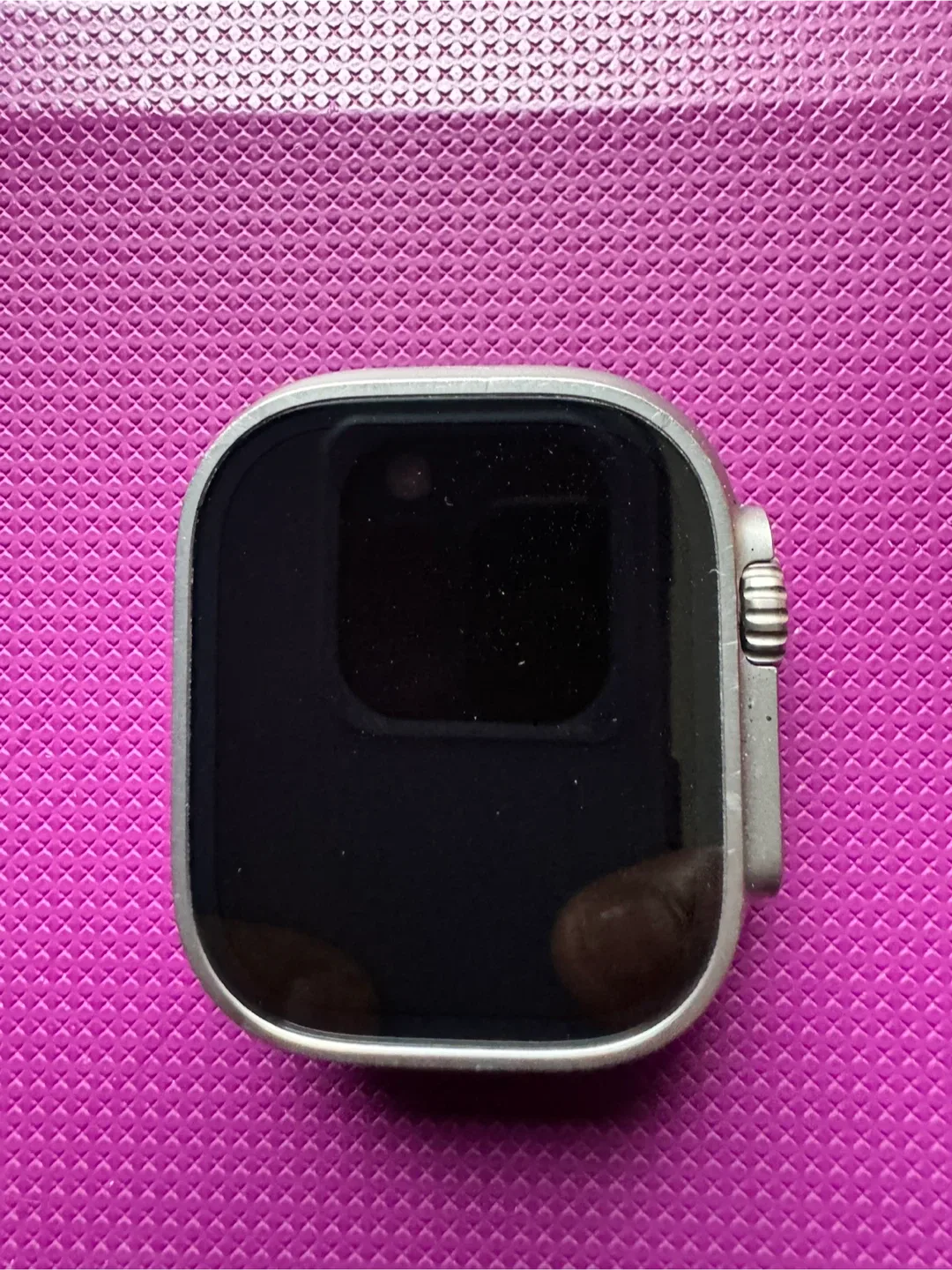 Apple Watch Ultra 2 49mm Titanium Case image indicator(6)