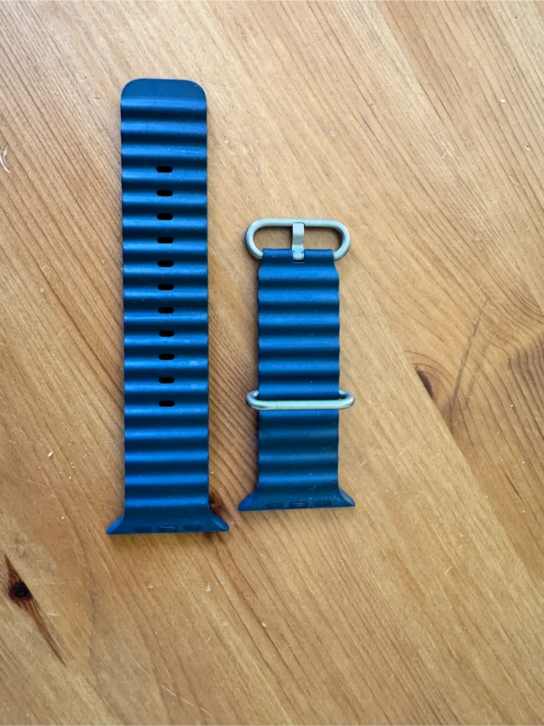 Apple Watch Ultra 2 49mm Titanium Case image indicator(8)