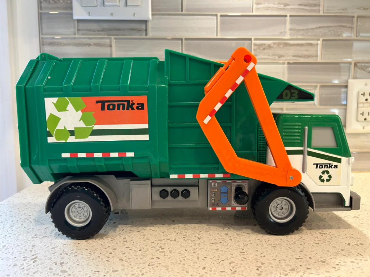Tonka Green & Orange Recycling Truck
