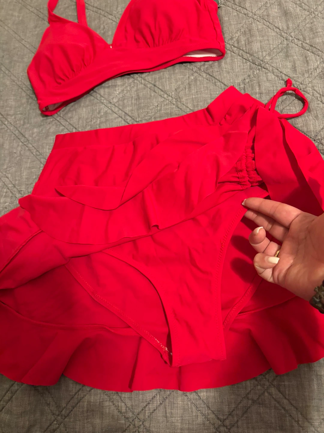 Red 2-Piece Swimsuit Set - Size M - photo 4