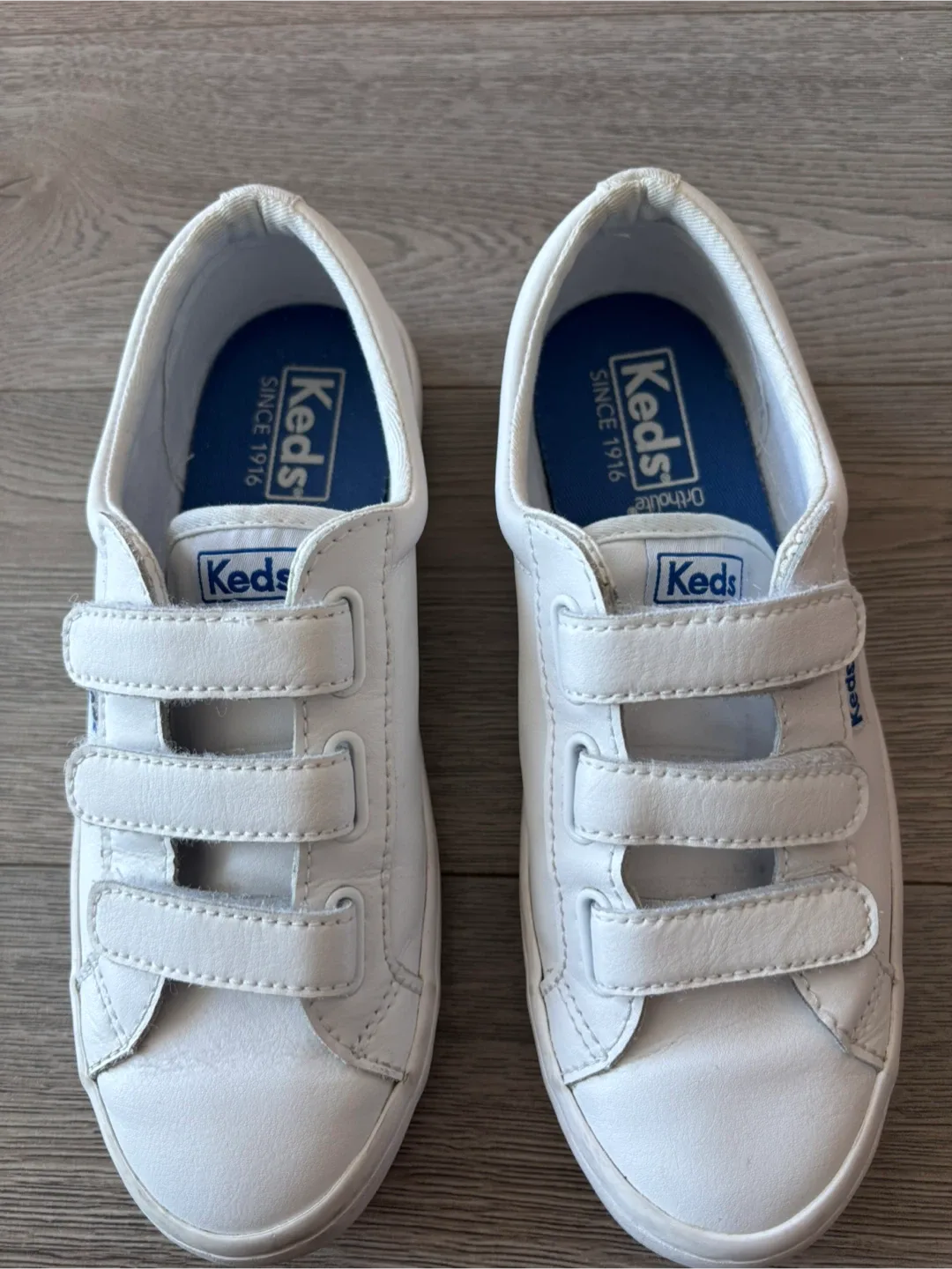 Slightly used Keds White Leather Sneakers Size 6