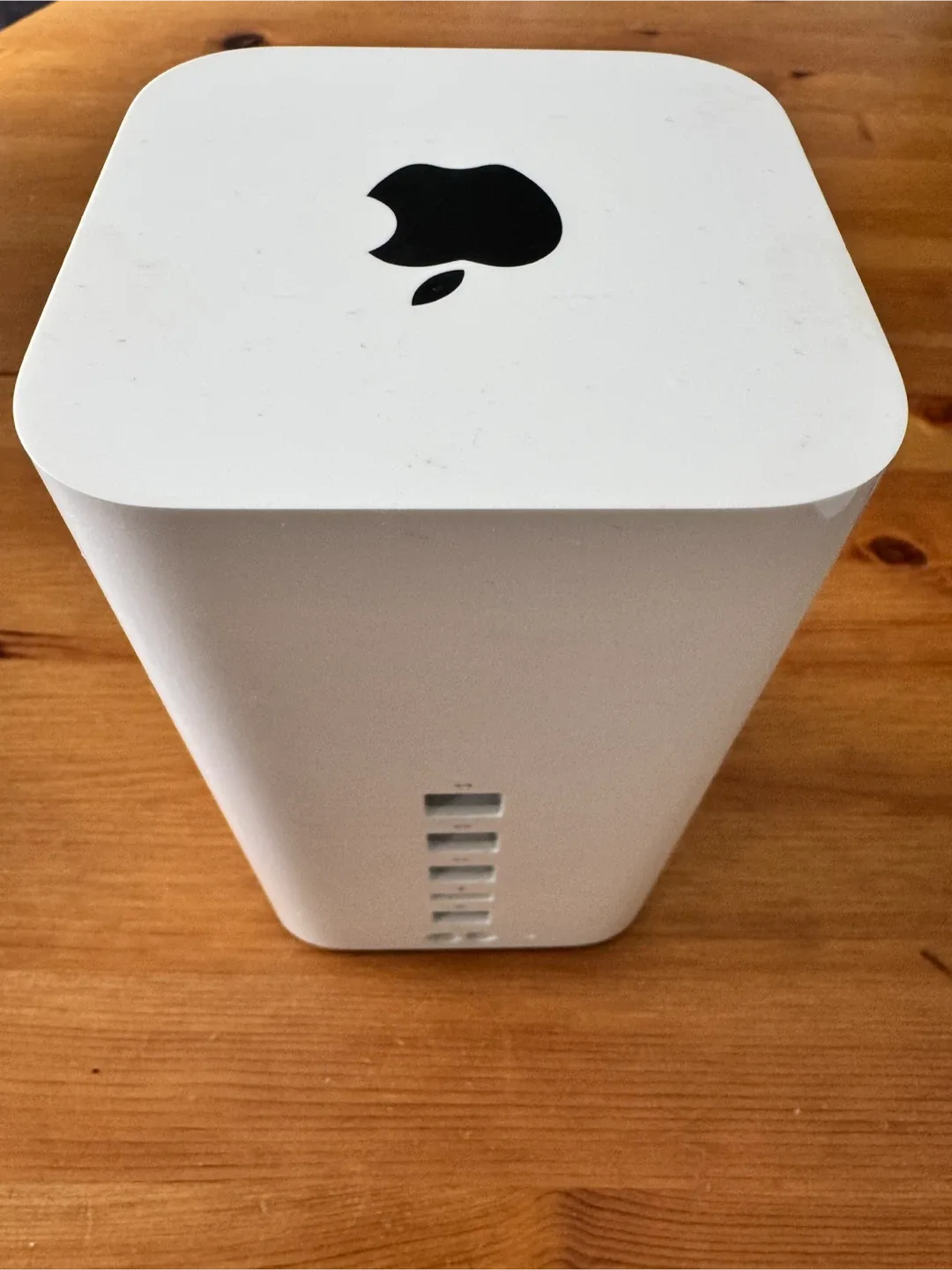 Apple Airport Extreme Network Routers (2 units) image indicator(2)